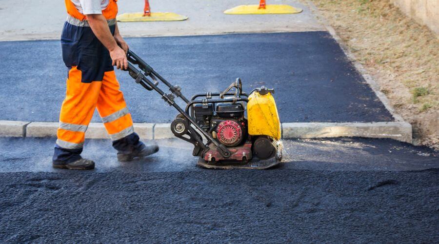 Professional gutter cleaning in Ionia, MO